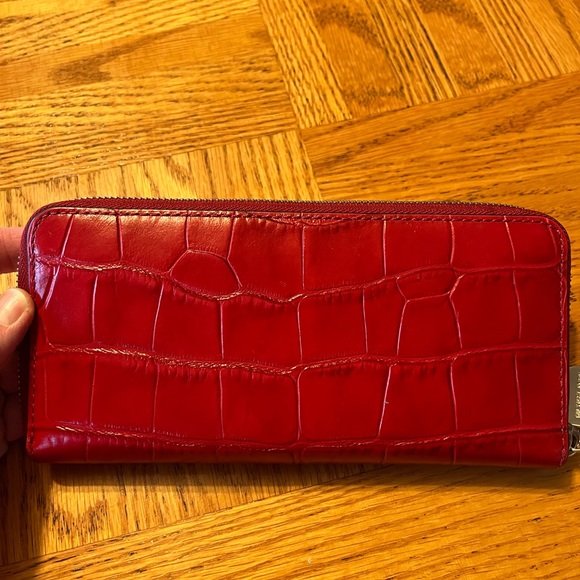 ♥️ Red Michael Kors Wallet♥️ - Picture 2 of 13